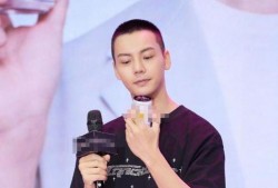 陈伟霆吃瓜娱乐,揭秘明星幕后趣闻