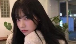 娱乐吃瓜酱封面女生